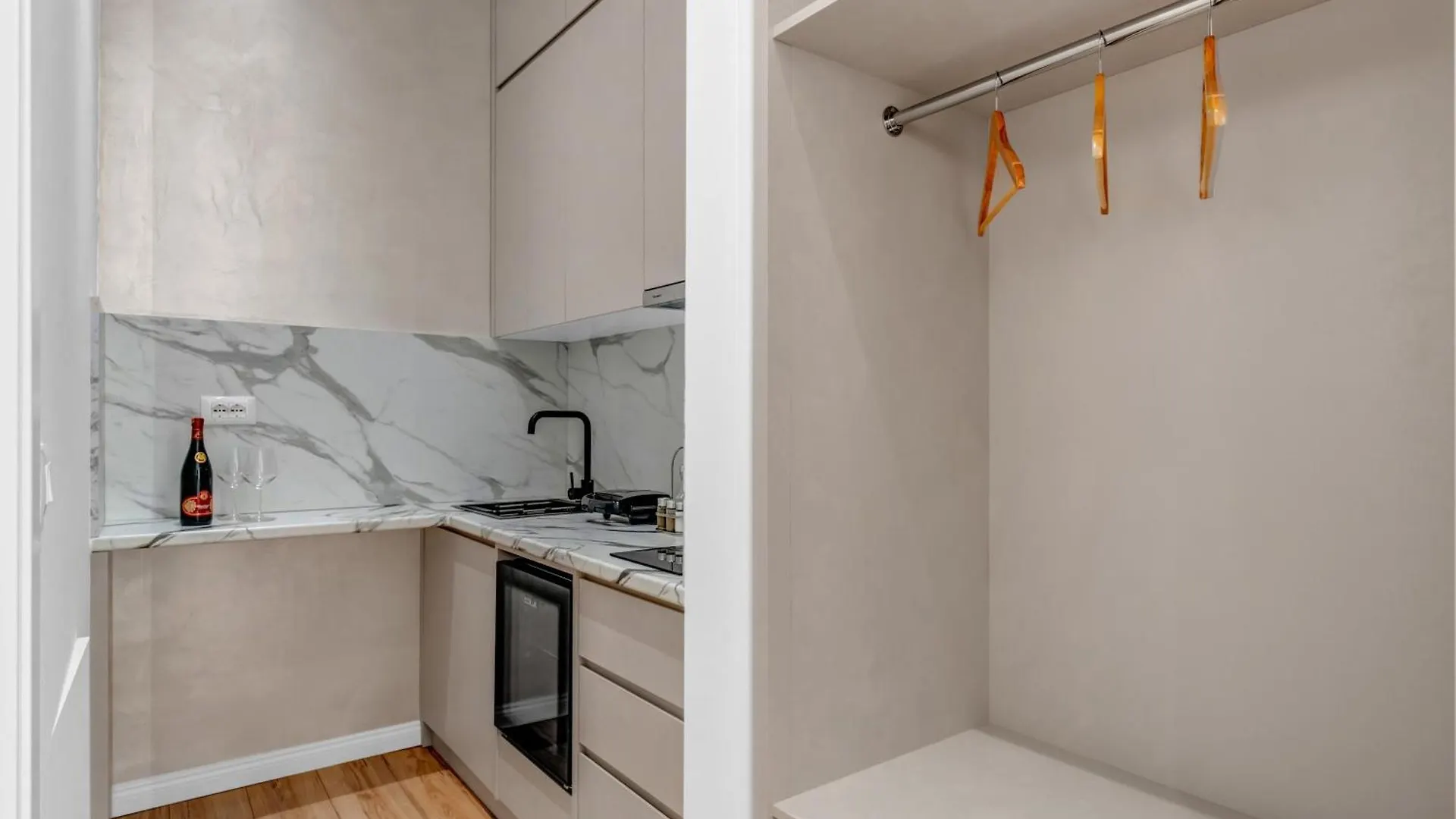 Kajo Studio Apartment Berat Albanien