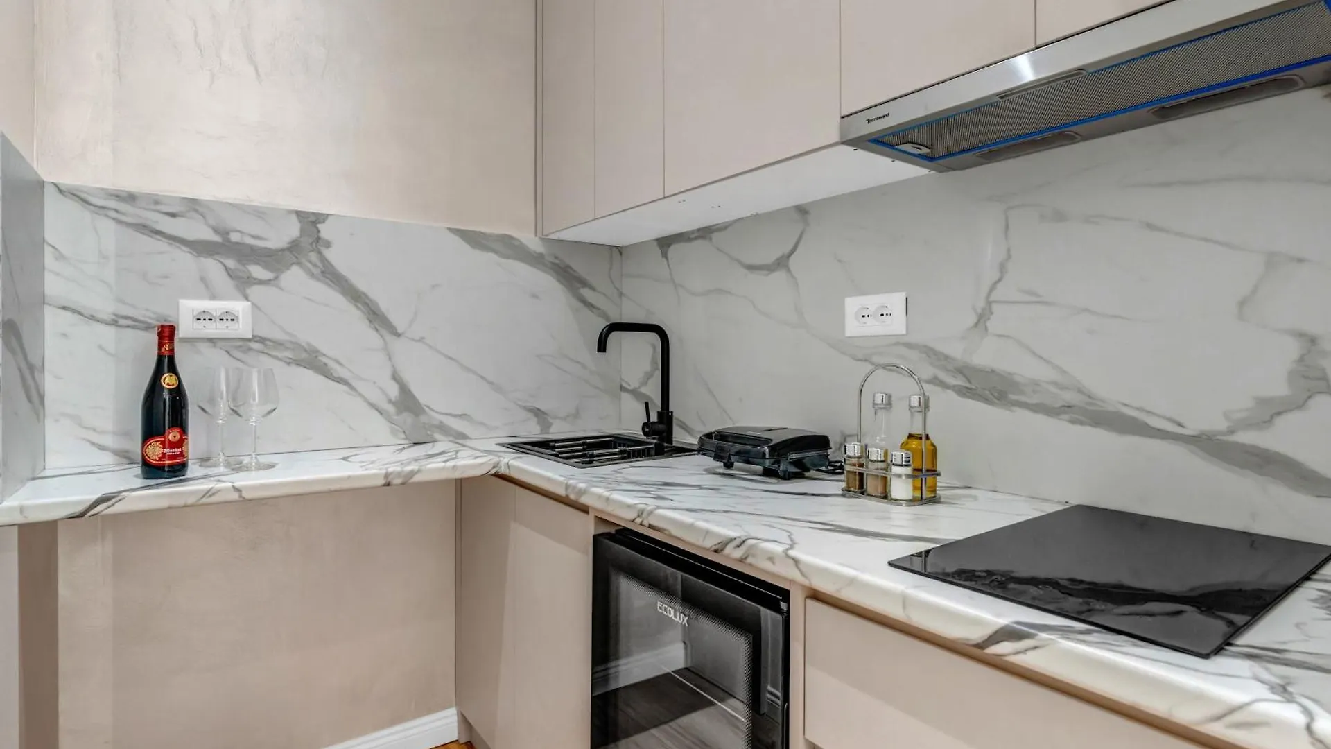 Kajo Studio Apartment Berat